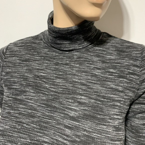 We The Free People Women’s Top Black Stone Cold Turtleneck Back Slit Size XS - Picture 3 of 6